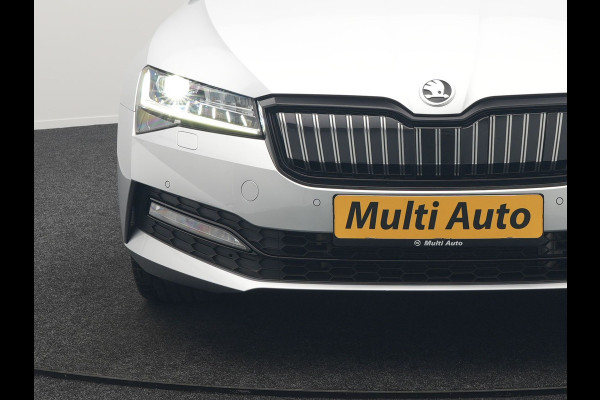 Škoda Superb Combi 1.4 TSI iV Sportline Business Plug In Hybrid 218pk Dealer O.H PHEV | Trekhaak Af Fabriek | Panodak | Adaptive Cruise | Alcantara Sportstoelen Memory & Verwarmd | Sfeerverlichting | Apple Carplay | Stuur Verwarmd | Virtual | Keyless | DAB | 19"L.M |