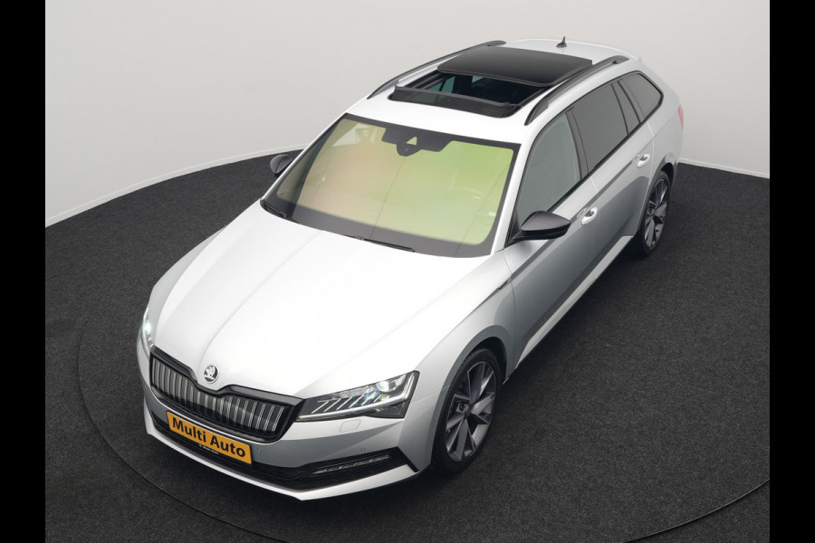 Škoda Superb Combi 1.4 TSI iV Sportline Business Plug In Hybrid 218pk Dealer O.H PHEV | Trekhaak Af Fabriek | Panodak | Adaptive Cruise | Alcantara Sportstoelen Memory & Verwarmd | Sfeerverlichting | Apple Carplay | Stuur Verwarmd | Virtual | Keyless | DAB | 19"L.M |