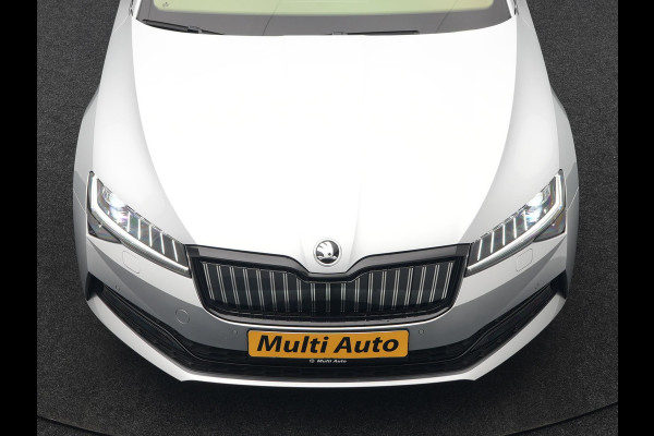Škoda Superb Combi 1.4 TSI iV Sportline Business Plug In Hybrid 218pk Dealer O.H PHEV | Trekhaak Af Fabriek | Panodak | Adaptive Cruise | Alcantara Sportstoelen Memory & Verwarmd | Sfeerverlichting | Apple Carplay | Stuur Verwarmd | Virtual | Keyless | DAB | 19"L.M |