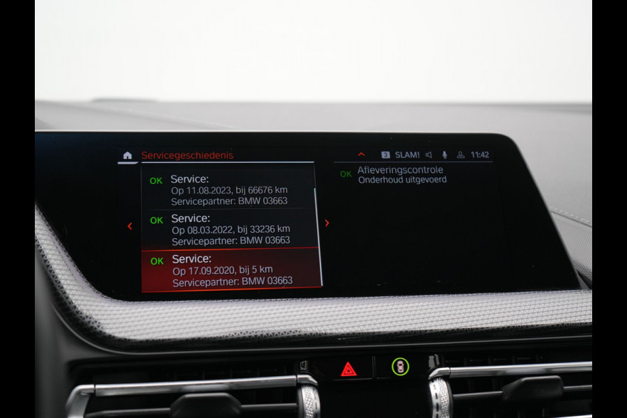 BMW 1-serie 118i Sportline 141pk Dealer O.H | Apple Carplay | Cruise Control | Virtual | Navigatie | LED Koplampen | Sfeerverlichting | DAB | 17"L.M |