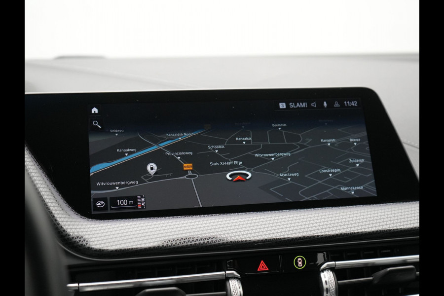 BMW 1-serie 118i Sportline 141pk Dealer O.H | Apple Carplay | Cruise Control | Virtual | Navigatie | LED Koplampen | Sfeerverlichting | DAB | 17"L.M |