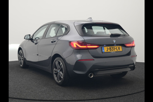 BMW 1-serie 118i Sportline 141pk Dealer O.H | Apple Carplay | Cruise Control | Virtual | Navigatie | LED Koplampen | Sfeerverlichting | DAB | 17"L.M |