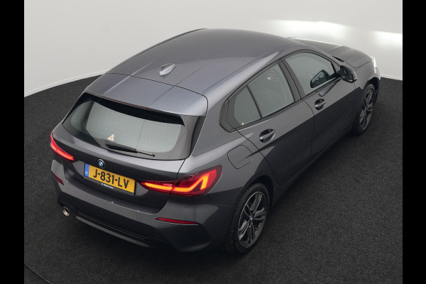 BMW 1-serie 118i Sportline 141pk Dealer O.H | Apple Carplay | Cruise Control | Virtual | Navigatie | LED Koplampen | Sfeerverlichting | DAB | 17"L.M |