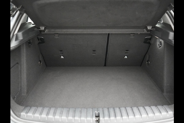 BMW 1-serie 118i Sportline 141pk Dealer O.H | Apple Carplay | Cruise Control | Virtual | Navigatie | LED Koplampen | Sfeerverlichting | DAB | 17"L.M |