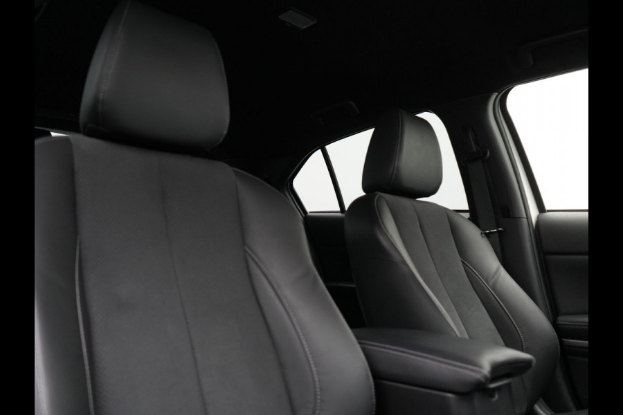 Mitsubishi Eclipse Cross 2.4 Intense Plug In Hybrid Dealer O.H PHEV | Camera | Alcantara Sportstoelen Verwarmd | Navigatie | Cruise Control | Keyless | DAB |