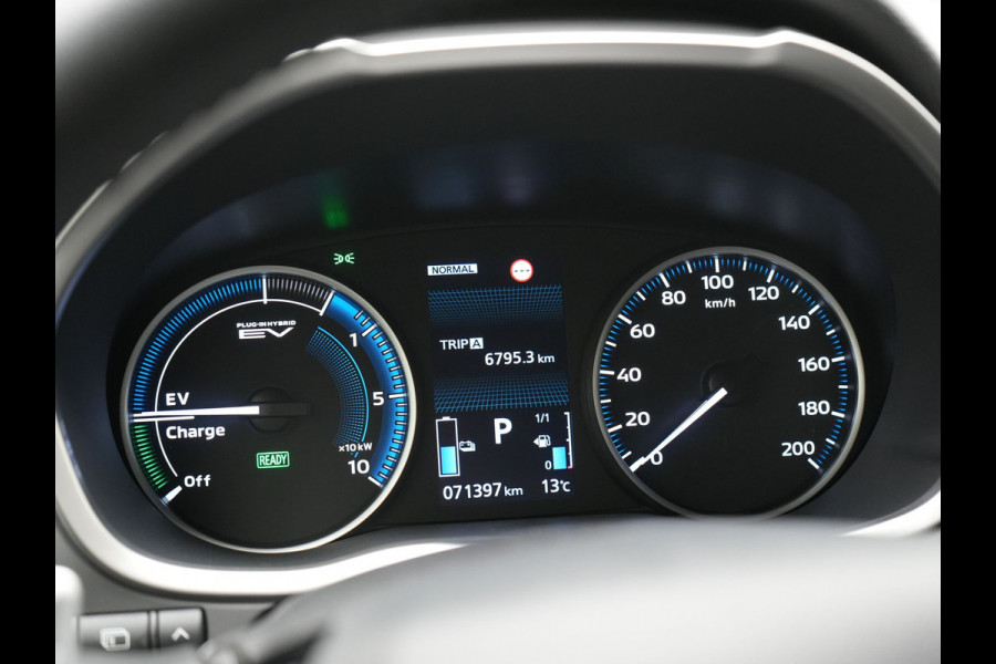 Mitsubishi Eclipse Cross 2.4 Intense Plug In Hybrid Dealer O.H PHEV | Camera | Alcantara Sportstoelen Verwarmd | Navigatie | Cruise Control | Keyless | DAB |