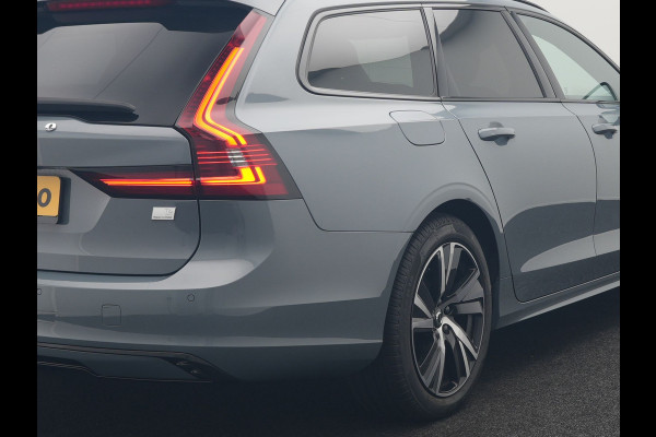 Volvo V90 T6 AWD R-Design Plug In Hybrid 340pk Dealer O.H PHEV | Trekhaak Af Fabriek | Panodak | Adaptive Cruise | Head Up | Harman & Kardon | 360 Camera | Lederen Sporstoelen Memory & Verwarmd | Pilot Assist | Apple Carplay | Navigatie | DAB |