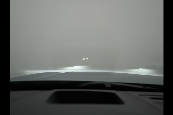 Volvo V90 T6 AWD R-Design Plug In Hybrid 340pk Dealer O.H PHEV | Trekhaak Af Fabriek | Panodak | Adaptive Cruise | Head Up | Harman & Kardon | 360 Camera | Lederen Sporstoelen Memory & Verwarmd | Pilot Assist | Apple Carplay | Navigatie | DAB |