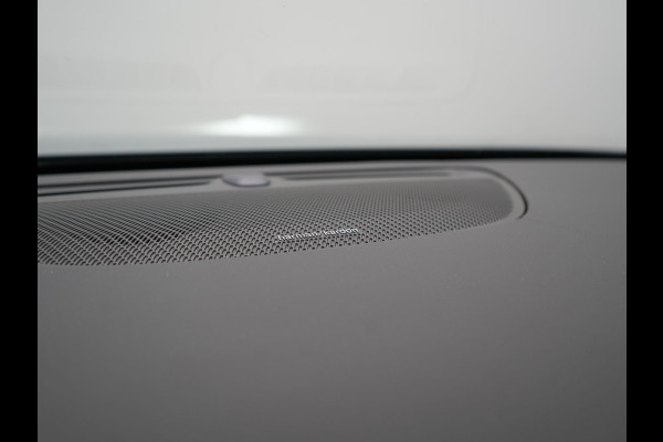Volvo V90 T6 AWD R-Design Plug In Hybrid 340pk Dealer O.H PHEV | Trekhaak Af Fabriek | Panodak | Adaptive Cruise | Head Up | Harman & Kardon | 360 Camera | Lederen Sporstoelen Memory & Verwarmd | Pilot Assist | Apple Carplay | Navigatie | DAB |