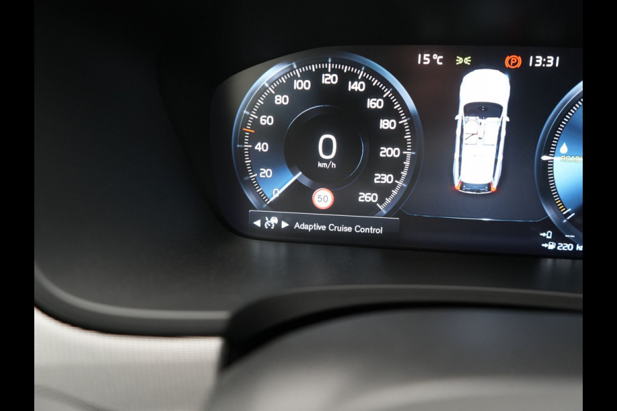 Volvo V90 T6 AWD R-Design Plug In Hybrid 340pk Dealer O.H PHEV | Trekhaak Af Fabriek | Panodak | Adaptive Cruise | Head Up | Harman & Kardon | 360 Camera | Lederen Sporstoelen Memory & Verwarmd | Pilot Assist | Apple Carplay | Navigatie | DAB |