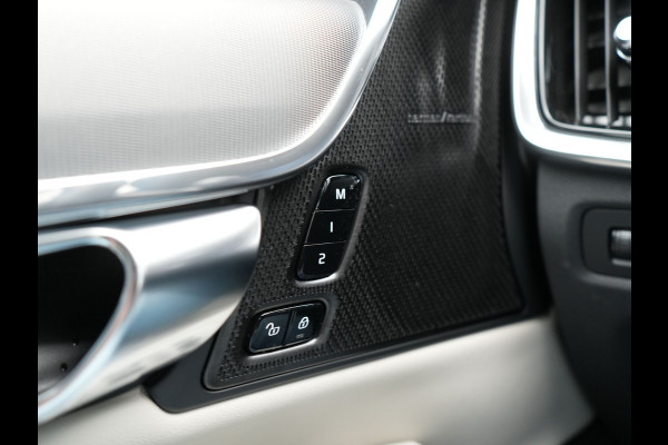 Volvo V90 T6 AWD R-Design Plug In Hybrid 340pk Dealer O.H PHEV | Trekhaak Af Fabriek | Panodak | Adaptive Cruise | Head Up | Harman & Kardon | 360 Camera | Lederen Sporstoelen Memory & Verwarmd | Pilot Assist | Apple Carplay | Navigatie | DAB |