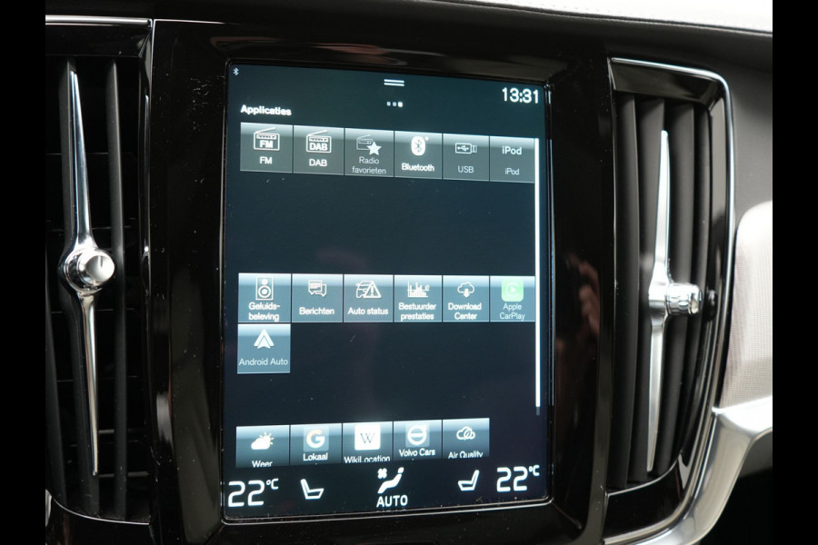 Volvo V90 T6 AWD R-Design Plug In Hybrid 340pk Dealer O.H PHEV | Trekhaak Af Fabriek | Panodak | Adaptive Cruise | Head Up | Harman & Kardon | 360 Camera | Lederen Sporstoelen Memory & Verwarmd | Pilot Assist | Apple Carplay | Navigatie | DAB |