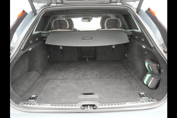 Volvo V90 T6 AWD R-Design Plug In Hybrid 340pk Dealer O.H PHEV | Trekhaak Af Fabriek | Panodak | Adaptive Cruise | Head Up | Harman & Kardon | 360 Camera | Lederen Sporstoelen Memory & Verwarmd | Pilot Assist | Apple Carplay | Navigatie | DAB |
