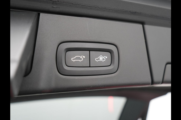 Volvo V90 T6 AWD R-Design Plug In Hybrid 340pk Dealer O.H PHEV | Trekhaak Af Fabriek | Panodak | Adaptive Cruise | Head Up | Harman & Kardon | 360 Camera | Lederen Sporstoelen Memory & Verwarmd | Pilot Assist | Apple Carplay | Navigatie | DAB |