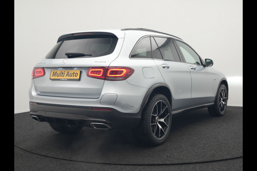 Mercedes-Benz GLC 300e 4MATIC AMG Plug In Hybrid 320pk Dealer O.H PHEV | Panodak | Adaptive Cruise | Burmester Audio | Camera | 20"L.M | Lederen Sportstoelen Verwarmd | Apple Carplay | Blis | Sfeerverlichting | Navigatie | DAB |