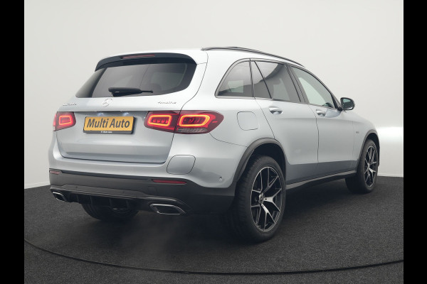 Mercedes-Benz GLC 300e 4MATIC AMG Plug In Hybrid 320pk Dealer O.H PHEV | Panodak | Adaptive Cruise | Burmester Audio | Camera | 20"L.M | Lederen Sportstoelen Verwarmd | Apple Carplay | Blis | Sfeerverlichting | Navigatie | DAB |