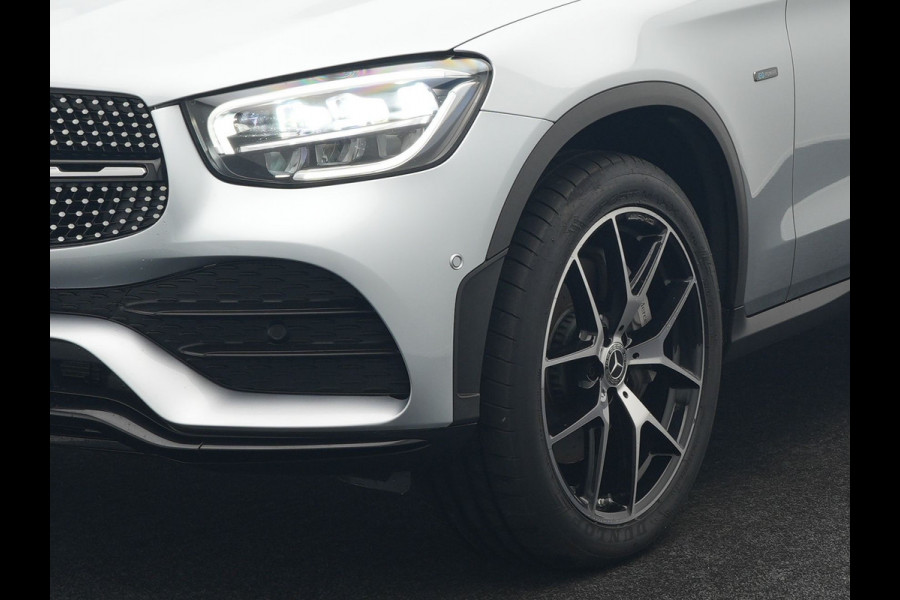 Mercedes-Benz GLC 300e 4MATIC AMG Plug In Hybrid 320pk Dealer O.H PHEV | Panodak | Adaptive Cruise | Burmester Audio | Camera | 20"L.M | Lederen Sportstoelen Verwarmd | Apple Carplay | Blis | Sfeerverlichting | Navigatie | DAB |