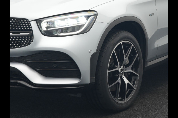 Mercedes-Benz GLC 300e 4MATIC AMG Plug In Hybrid 320pk Dealer O.H PHEV | Panodak | Adaptive Cruise | Burmester Audio | Camera | 20"L.M | Lederen Sportstoelen Verwarmd | Apple Carplay | Blis | Sfeerverlichting | Navigatie | DAB |