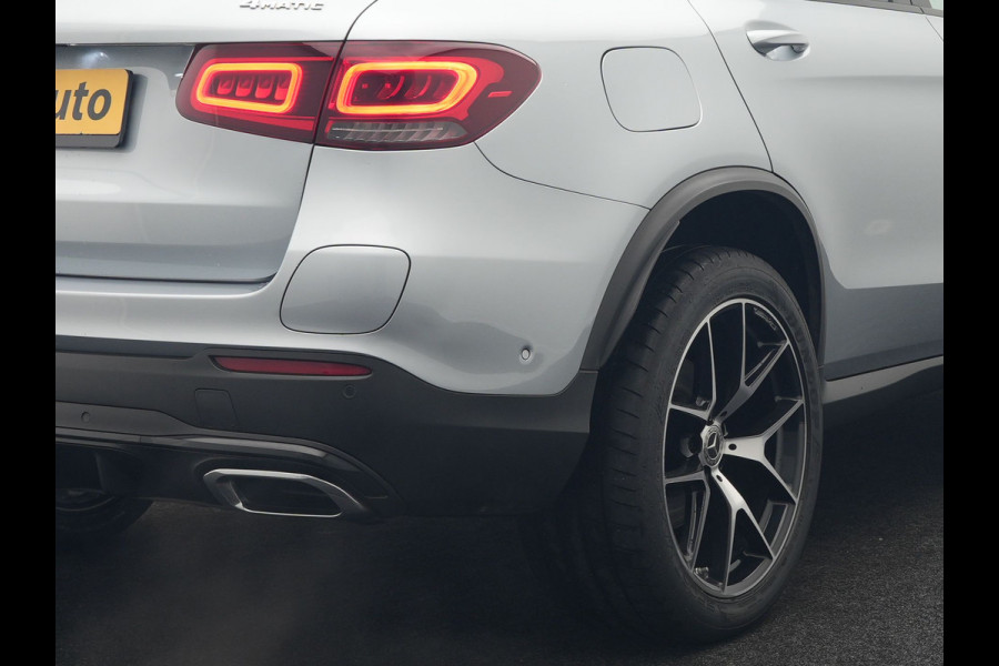 Mercedes-Benz GLC 300e 4MATIC AMG Plug In Hybrid 320pk Dealer O.H PHEV | Panodak | Adaptive Cruise | Burmester Audio | Camera | 20"L.M | Lederen Sportstoelen Verwarmd | Apple Carplay | Blis | Sfeerverlichting | Navigatie | DAB |