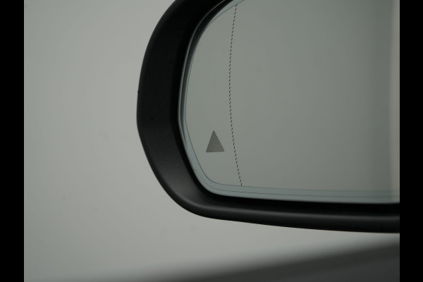 Mercedes-Benz GLC 300e 4MATIC AMG Plug In Hybrid 320pk Dealer O.H PHEV | Panodak | Adaptive Cruise | Burmester Audio | Camera | 20"L.M | Lederen Sportstoelen Verwarmd | Apple Carplay | Blis | Sfeerverlichting | Navigatie | DAB |