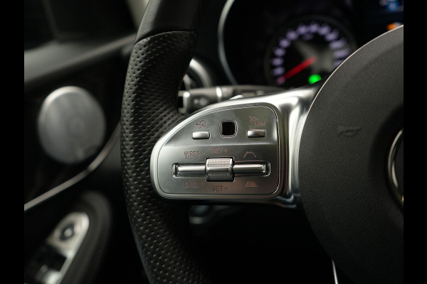 Mercedes-Benz GLC 300e 4MATIC AMG Plug In Hybrid 320pk Dealer O.H PHEV | Panodak | Adaptive Cruise | Burmester Audio | Camera | 20"L.M | Lederen Sportstoelen Verwarmd | Apple Carplay | Blis | Sfeerverlichting | Navigatie | DAB |