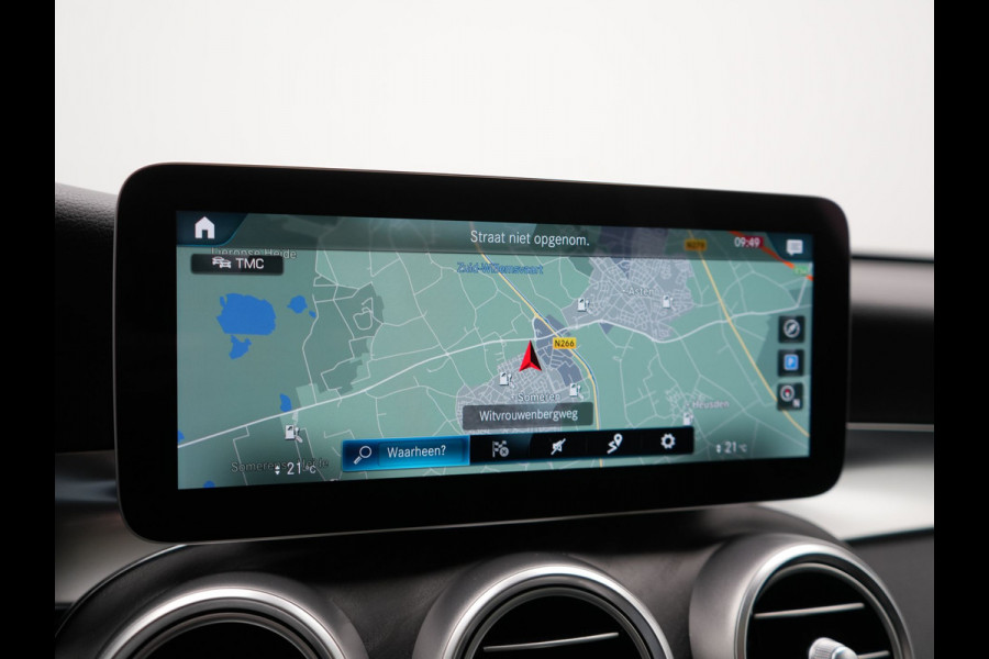 Mercedes-Benz GLC 300e 4MATIC AMG Plug In Hybrid 320pk Dealer O.H PHEV | Panodak | Adaptive Cruise | Burmester Audio | Camera | 20"L.M | Lederen Sportstoelen Verwarmd | Apple Carplay | Blis | Sfeerverlichting | Navigatie | DAB |