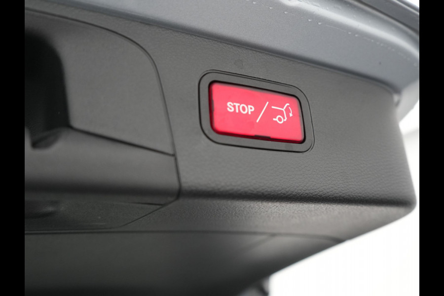 Mercedes-Benz GLC 300e 4MATIC AMG Plug In Hybrid 320pk Dealer O.H PHEV | Panodak | Adaptive Cruise | Burmester Audio | Camera | 20"L.M | Lederen Sportstoelen Verwarmd | Apple Carplay | Blis | Sfeerverlichting | Navigatie | DAB |