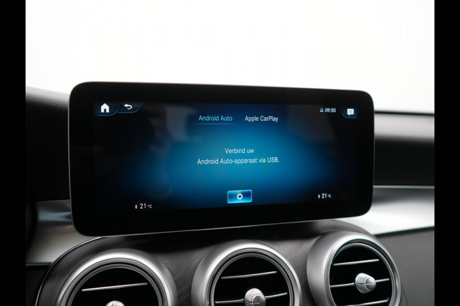 Mercedes-Benz GLC 300e 4MATIC AMG Plug In Hybrid 320pk Dealer O.H PHEV | Panodak | Adaptive Cruise | Burmester Audio | Camera | 20"L.M | Lederen Sportstoelen Verwarmd | Apple Carplay | Blis | Sfeerverlichting | Navigatie | DAB |