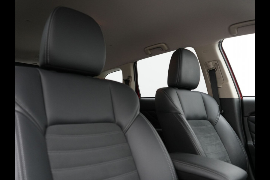Mitsubishi Outlander 2.4 PHEV Intense Plug In Hybrid 225pk Dealer O.H PHEV | Trekhaak | Camera | Lederen Sportstoelen Verwarmd | Navigatie | Keyless | Android Auto | DAB |