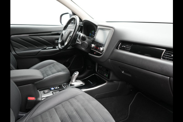 Mitsubishi Outlander 2.4 PHEV Intense Plug In Hybrid 225pk Dealer O.H PHEV | Trekhaak | Camera | Lederen Sportstoelen Verwarmd | Navigatie | Keyless | Android Auto | DAB |
