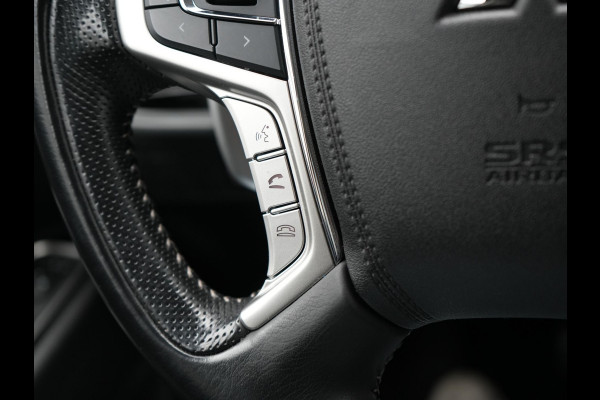 Mitsubishi Outlander 2.4 PHEV Intense Plug In Hybrid 225pk Dealer O.H PHEV | Trekhaak | Camera | Lederen Sportstoelen Verwarmd | Navigatie | Keyless | Android Auto | DAB |