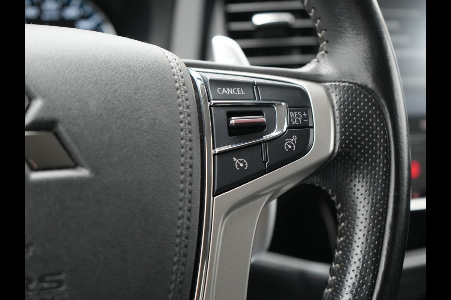 Mitsubishi Outlander 2.4 PHEV Intense Plug In Hybrid 225pk Dealer O.H PHEV | Trekhaak | Camera | Lederen Sportstoelen Verwarmd | Navigatie | Keyless | Android Auto | DAB |