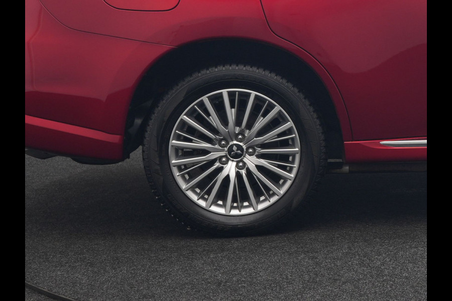 Mitsubishi Outlander 2.4 PHEV Intense Plug In Hybrid 225pk Dealer O.H PHEV | Trekhaak | Camera | Lederen Sportstoelen Verwarmd | Navigatie | Keyless | Android Auto | DAB |