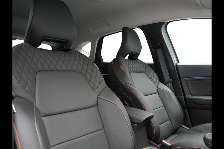 Renault Captur 1.6 E-Tech Initiale Paris Plug In Hybrid 160pk Dealer O.H PHEV | Adaptive Cruise | 360 Camera | Lederen Sportstoelen Verwarmd | Stuur Verwarmd | Blis | Keyless | Navigatie | DAB | 18"L.M |