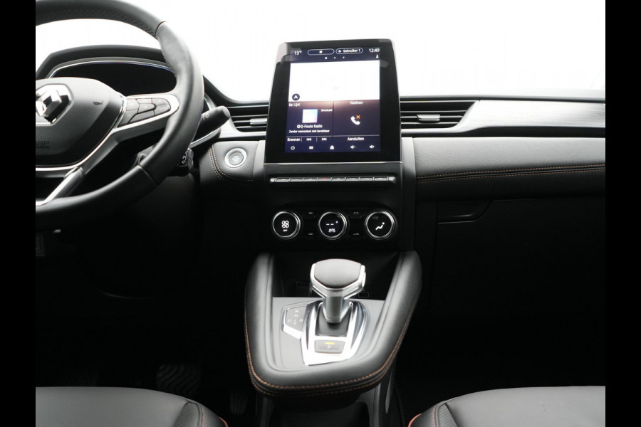 Renault Captur 1.6 E-Tech Initiale Paris Plug In Hybrid 160pk Dealer O.H PHEV | Adaptive Cruise | 360 Camera | Lederen Sportstoelen Verwarmd | Stuur Verwarmd | Blis | Keyless | Navigatie | DAB | 18"L.M |