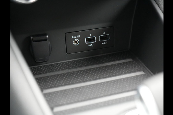 Renault Captur 1.6 E-Tech Initiale Paris Plug In Hybrid 160pk Dealer O.H PHEV | Adaptive Cruise | 360 Camera | Lederen Sportstoelen Verwarmd | Stuur Verwarmd | Blis | Keyless | Navigatie | DAB | 18"L.M |