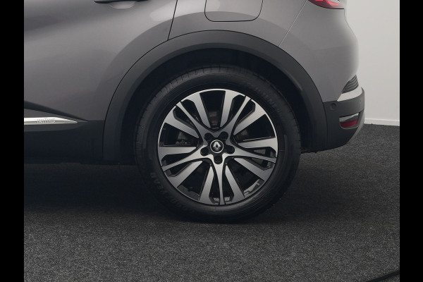 Renault Captur 1.6 E-Tech Initiale Paris Plug In Hybrid 160pk Dealer O.H PHEV | Adaptive Cruise | 360 Camera | Lederen Sportstoelen Verwarmd | Stuur Verwarmd | Blis | Keyless | Navigatie | DAB | 18"L.M |