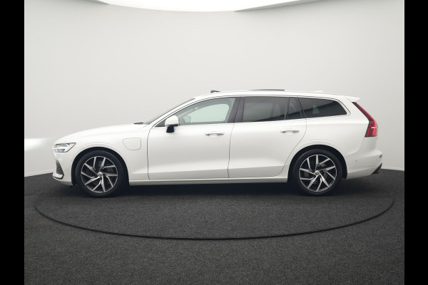 Volvo V60 T6 Twin Engine AWD Momentum Pro Plug In Hybrid 340pk Dealer O.H PHEV | Panodak | Adaptive Cruise | 360 Camera | Head Up | Sportstoelen Verwarmd | Harman & Kardon | Apple Carplay | Blis | Navigatie | Keyless | Virtual | DAB |