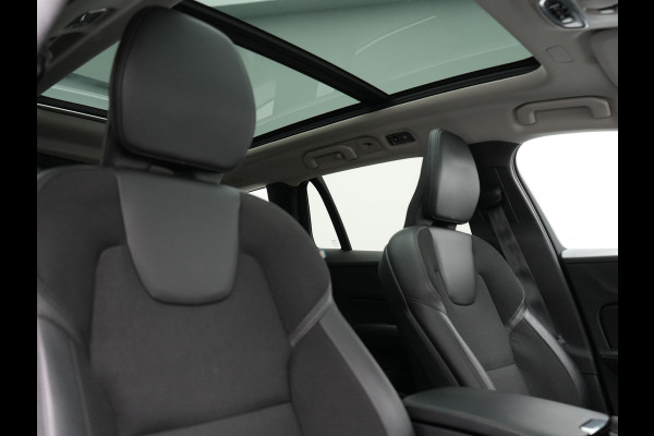Volvo V60 T6 Twin Engine AWD Momentum Pro Plug In Hybrid 340pk Dealer O.H PHEV | Panodak | Adaptive Cruise | 360 Camera | Head Up | Sportstoelen Verwarmd | Harman & Kardon | Apple Carplay | Blis | Navigatie | Keyless | Virtual | DAB |