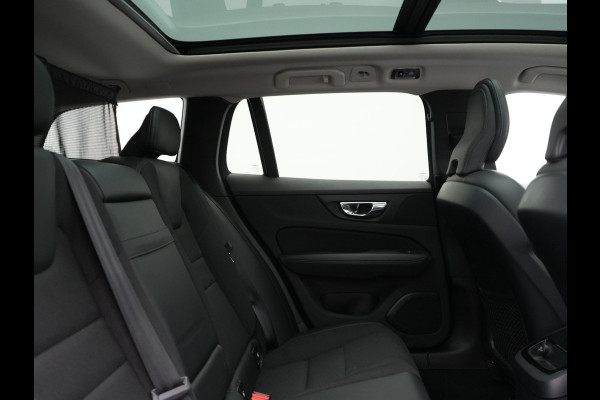 Volvo V60 T6 Twin Engine AWD Momentum Pro Plug In Hybrid 340pk Dealer O.H PHEV | Panodak | Adaptive Cruise | 360 Camera | Head Up | Sportstoelen Verwarmd | Harman & Kardon | Apple Carplay | Blis | Navigatie | Keyless | Virtual | DAB |