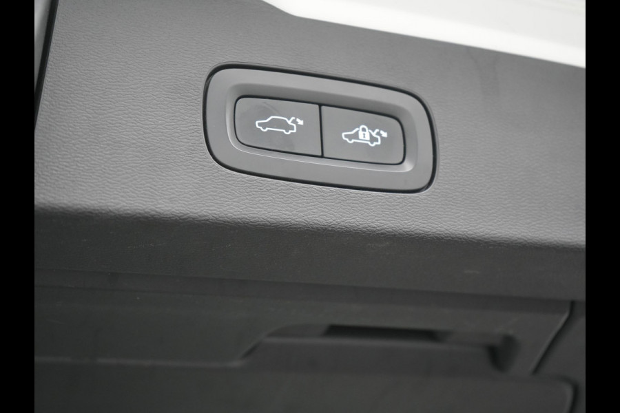 Volvo V60 T6 Twin Engine AWD Momentum Pro Plug In Hybrid 340pk Dealer O.H PHEV | Panodak | Adaptive Cruise | 360 Camera | Head Up | Sportstoelen Verwarmd | Harman & Kardon | Apple Carplay | Blis | Navigatie | Keyless | Virtual | DAB |