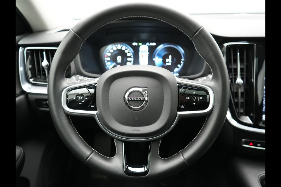 Volvo V60 T6 Twin Engine AWD Momentum Pro Plug In Hybrid 340pk Dealer O.H PHEV | Panodak | Adaptive Cruise | 360 Camera | Head Up | Sportstoelen Verwarmd | Harman & Kardon | Apple Carplay | Blis | Navigatie | Keyless | Virtual | DAB |