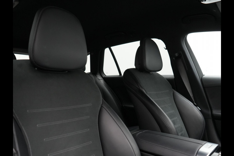 Mercedes-Benz C-Klasse Estate 300 e AMG Line NIEUW MODEL Plug In Hybrid 313pk Dealer O.H PHEV | Adaptive Cruise | Camera | Alcantara Sportstoelen Verwarmd | Sfeerverlichting | Virtual | Blis | Navigatie | DAB |
