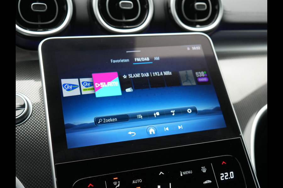 Mercedes-Benz C-Klasse Estate 300 e AMG Line NIEUW MODEL Plug In Hybrid 313pk Dealer O.H PHEV | Adaptive Cruise | Camera | Alcantara Sportstoelen Verwarmd | Sfeerverlichting | Virtual | Blis | Navigatie | DAB |