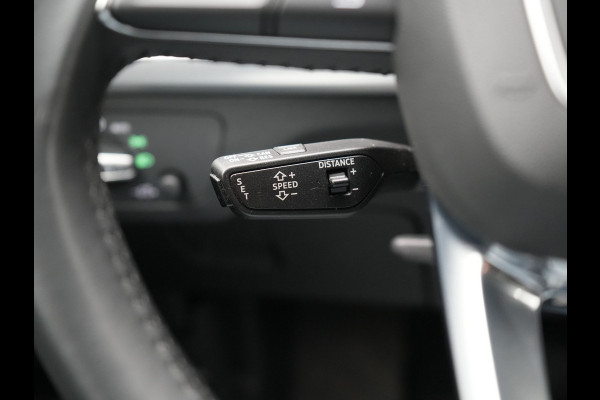Audi Q5 50 TFSI e quattro S Line Plug In Hybrid 299pk Dealer O.H PHEV | Luchtvering | Trekhaak Af Fabriek | Adaptive Cruise | Camera | Virtual | Apple Carplay | Alcantara Sportstoelen Verwarmd | Keyless | Navigatie | DAB |