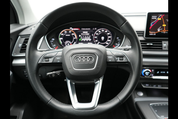 Audi Q5 50 TFSI e quattro S Line Plug In Hybrid 299pk Dealer O.H PHEV | Luchtvering | Trekhaak Af Fabriek | Adaptive Cruise | Camera | Virtual | Apple Carplay | Alcantara Sportstoelen Verwarmd | Keyless | Navigatie | DAB |