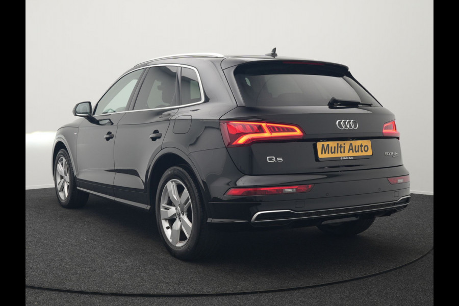 Audi Q5 50 TFSI e quattro S Line Plug In Hybrid 299pk Dealer O.H PHEV | Luchtvering | Trekhaak Af Fabriek | Adaptive Cruise | Camera | Virtual | Apple Carplay | Alcantara Sportstoelen Verwarmd | Keyless | Navigatie | DAB |