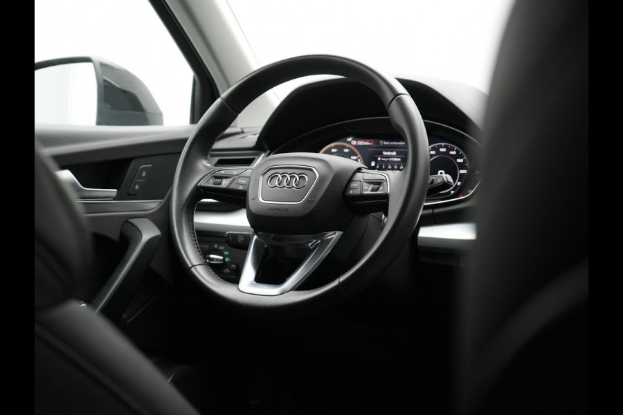 Audi Q5 50 TFSI e quattro S Line Plug In Hybrid 299pk Dealer O.H PHEV | Luchtvering | Trekhaak Af Fabriek | Adaptive Cruise | Camera | Virtual | Apple Carplay | Alcantara Sportstoelen Verwarmd | Keyless | Navigatie | DAB |