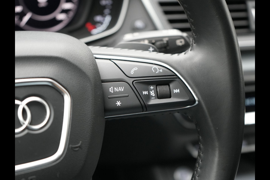 Audi Q5 50 TFSI e quattro S Line Plug In Hybrid 299pk Dealer O.H PHEV | Luchtvering | Trekhaak Af Fabriek | Adaptive Cruise | Camera | Virtual | Apple Carplay | Alcantara Sportstoelen Verwarmd | Keyless | Navigatie | DAB |