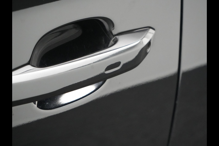 Audi Q5 50 TFSI e quattro S Line Plug In Hybrid 299pk Dealer O.H PHEV | Luchtvering | Trekhaak Af Fabriek | Adaptive Cruise | Camera | Virtual | Apple Carplay | Alcantara Sportstoelen Verwarmd | Keyless | Navigatie | DAB |